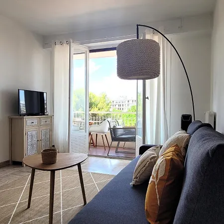 Le Mistral Studio Apartment